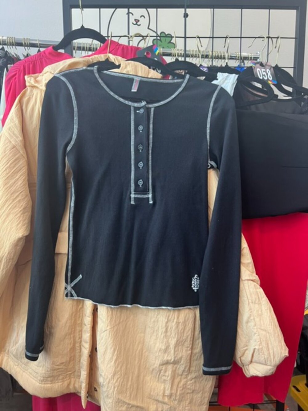 051 NWOT FP Movement Ace The Game Solid Henley | Color Black | Size S - Picture 2 of 2
